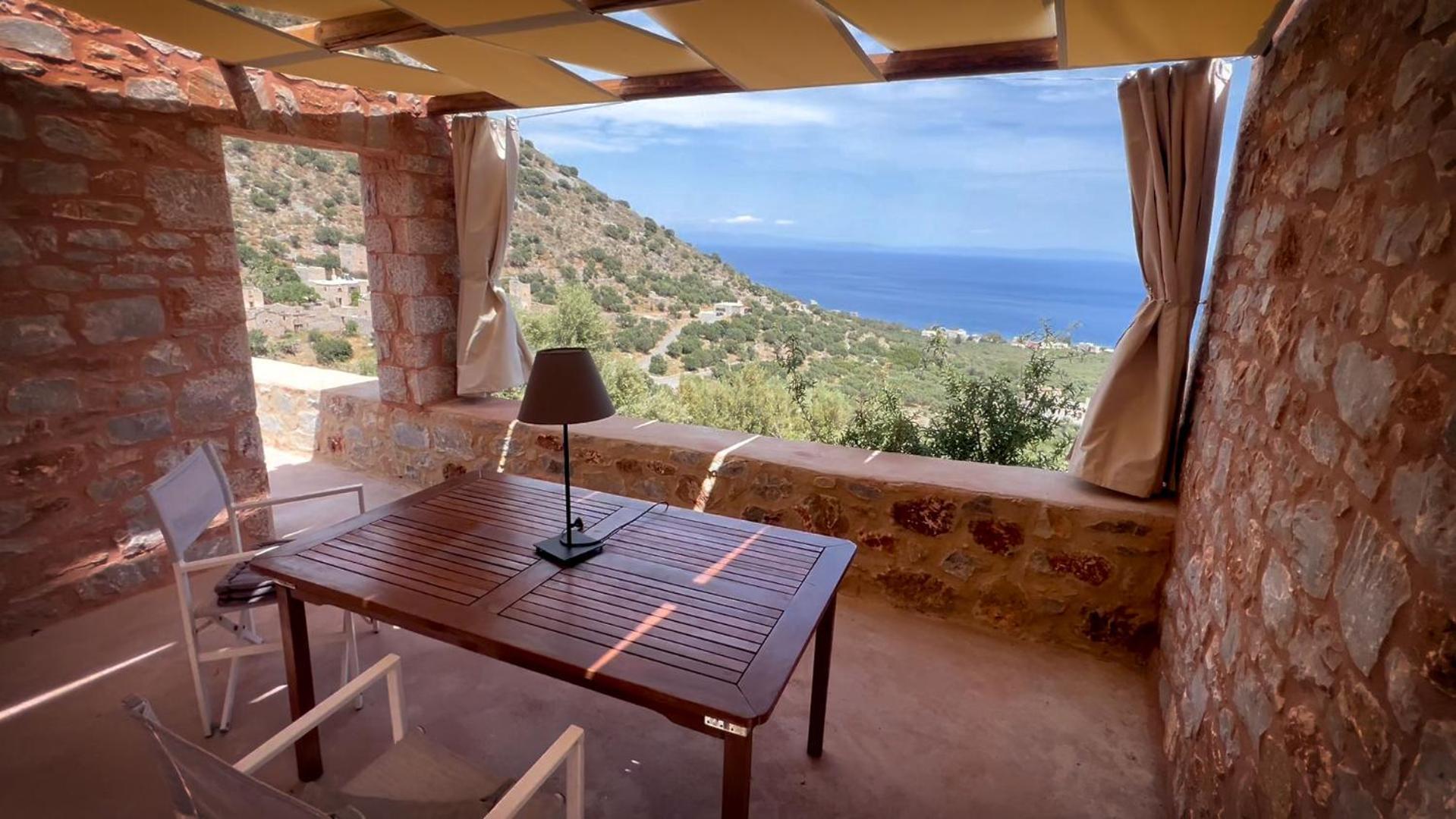 Soloterra Tower Otel Kokkala Dış mekan fotoğraf