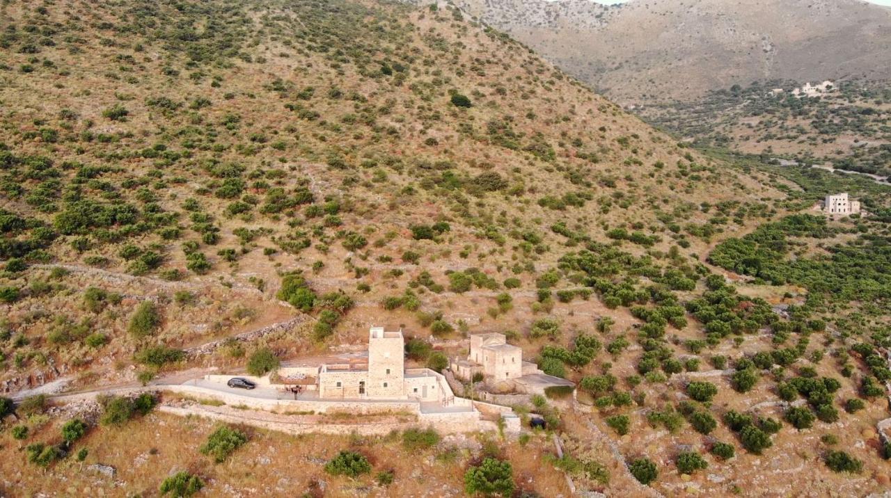 Soloterra Tower Otel Kokkala Dış mekan fotoğraf